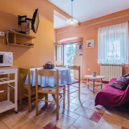 Two-bedroom In Brnobici * Kaštelir